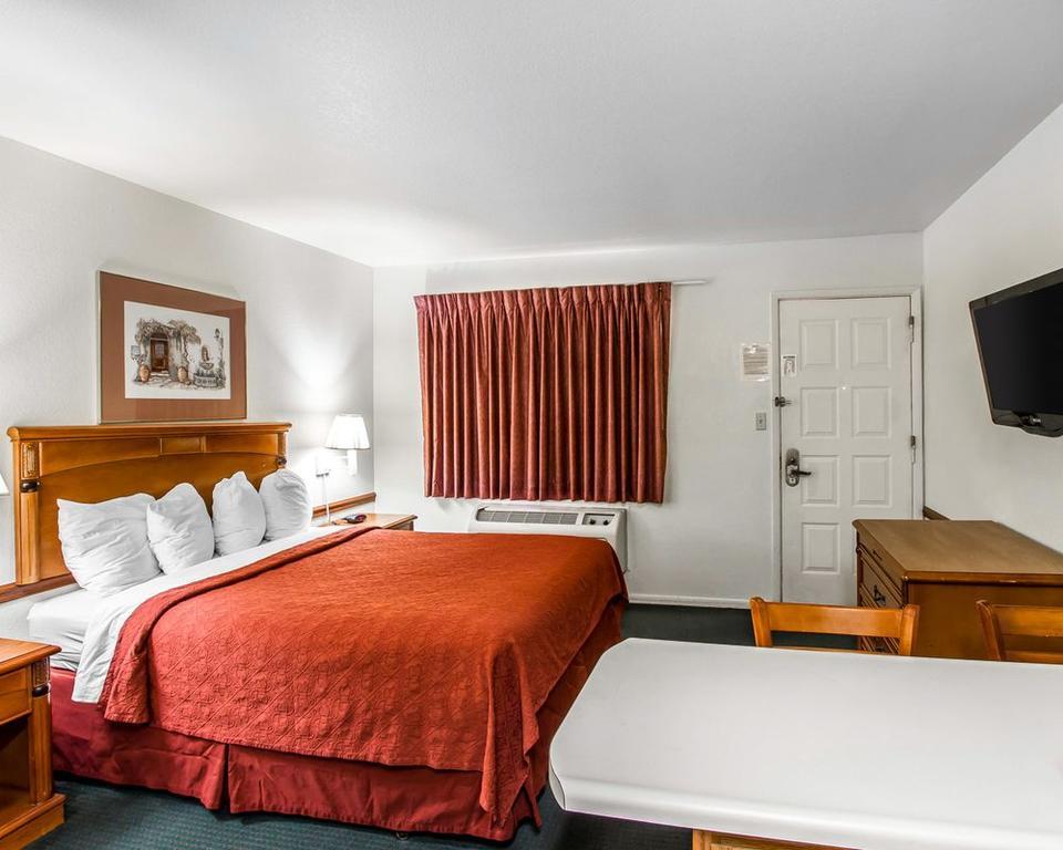American Inn & Suites Меса Экстерьер фото