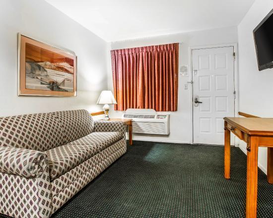 American Inn & Suites Меса Экстерьер фото